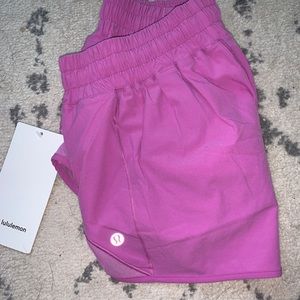 Lululemon Hotty Hot Shorts 2.5”